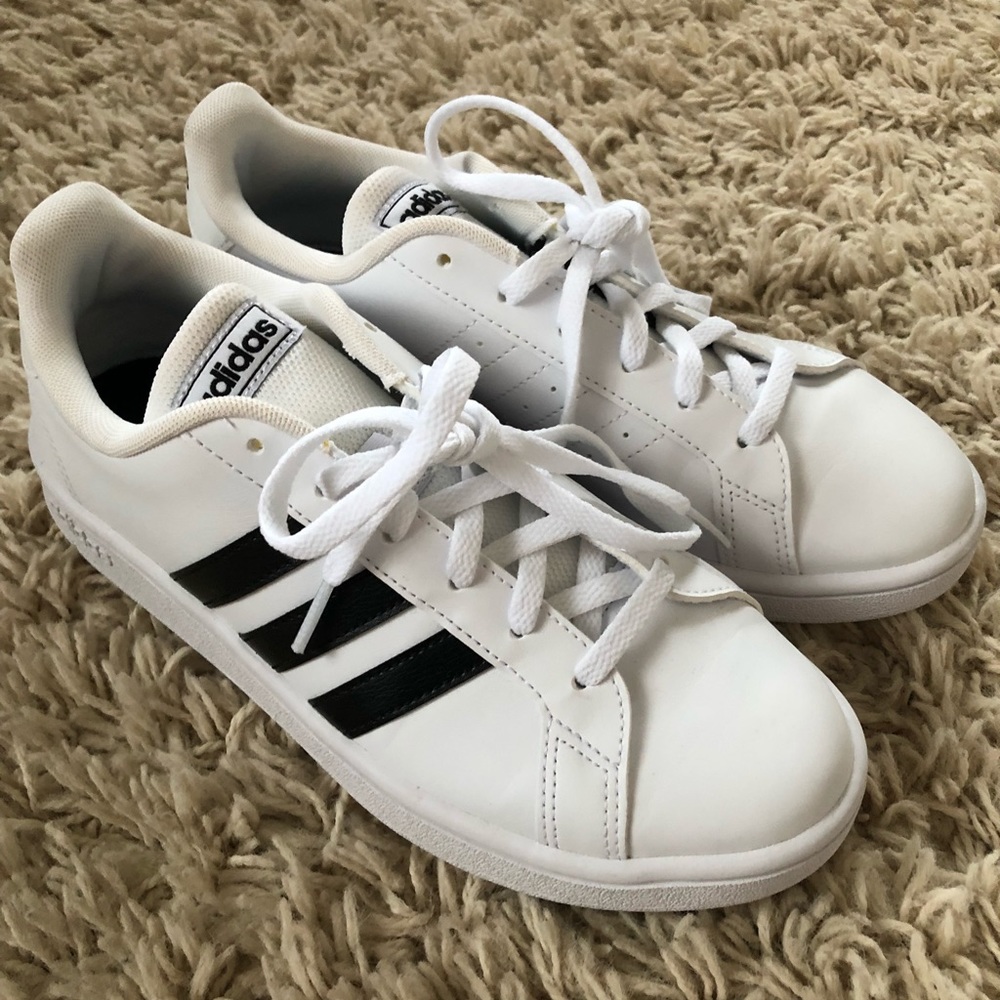 Adidas Tennis Shoes